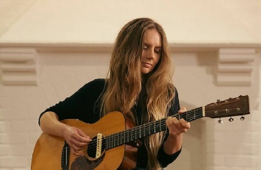 Hannah Robinson Bio